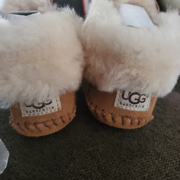UGG Sparrow - Picture 2 of 7